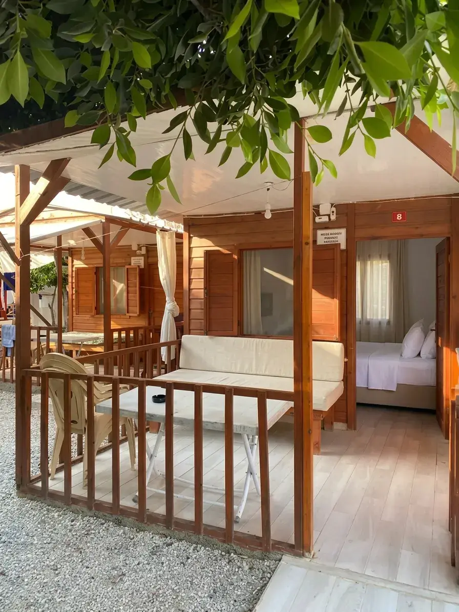 Yumurtalık tatil köşesi — baraka önü mola alanı